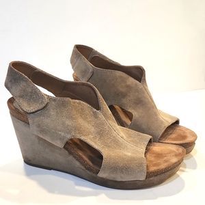 Sofft Chloe Suede Open Toe Wedge Sandal Light Taupe Size 10